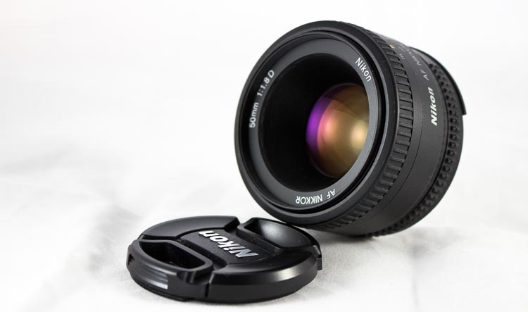 Объектив Nikon 50mm f/1.8D AF - вид спереди nikon 50mm f/1.8d