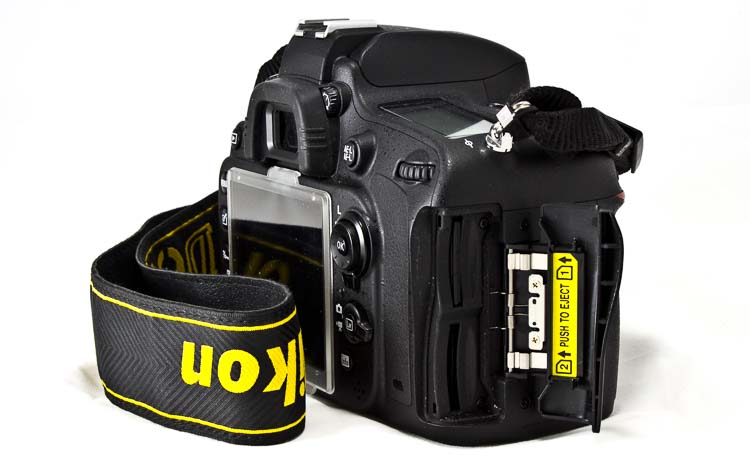 Слоты для карт памяти SD фотоаппарата Nikon D610 слоты для карт памяти nikon
