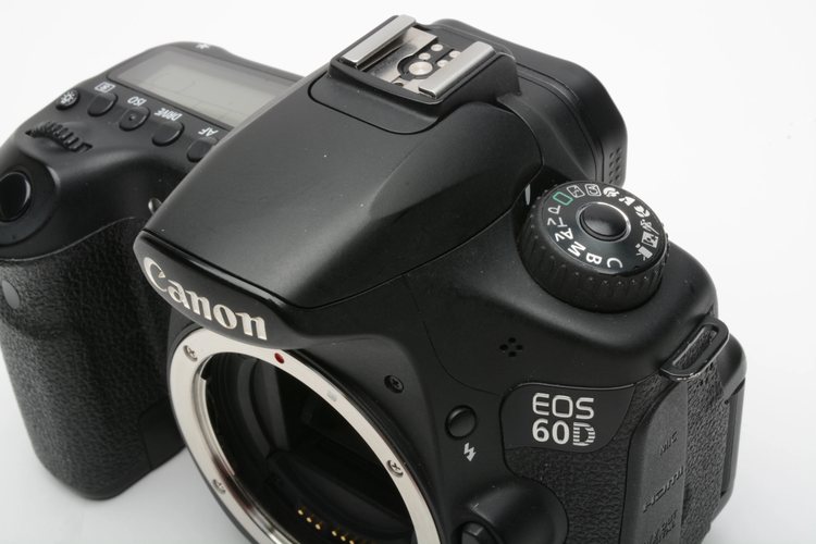 б/у зеркалка Canon EOS 60D б/у зеркалка Canon EOS 60D