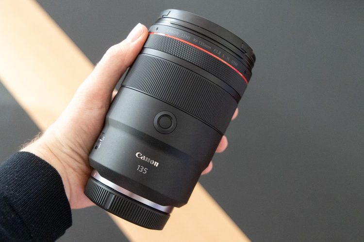 Объектив Canon RF 135mm F1.8L IS USM